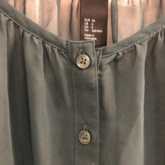 H&M Sheer Buttonup Top - Picture 4 of 4